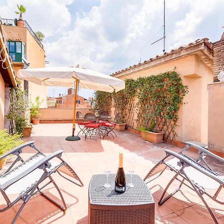 Romantic House With Terrace Εξωτερικό φωτογραφία