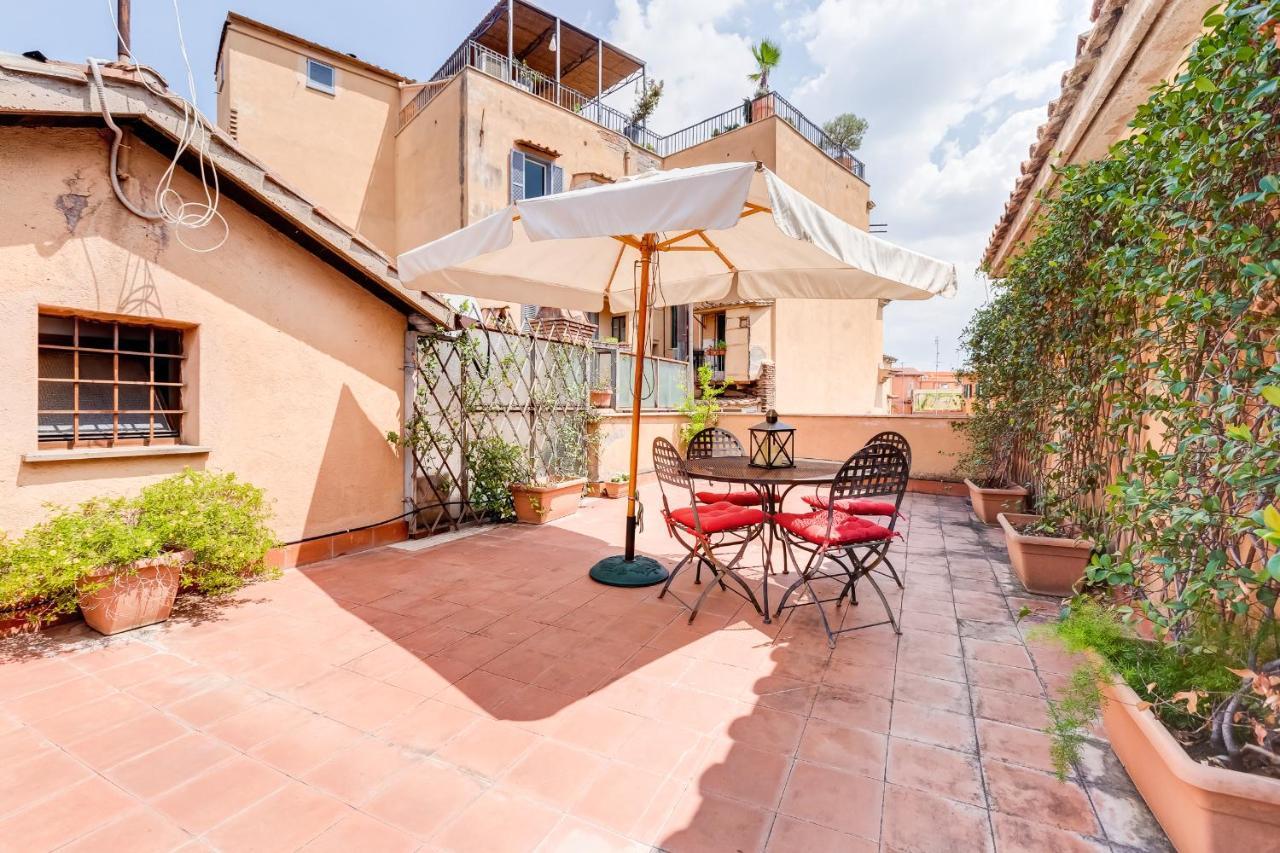 Romantic House With Terrace Εξωτερικό φωτογραφία