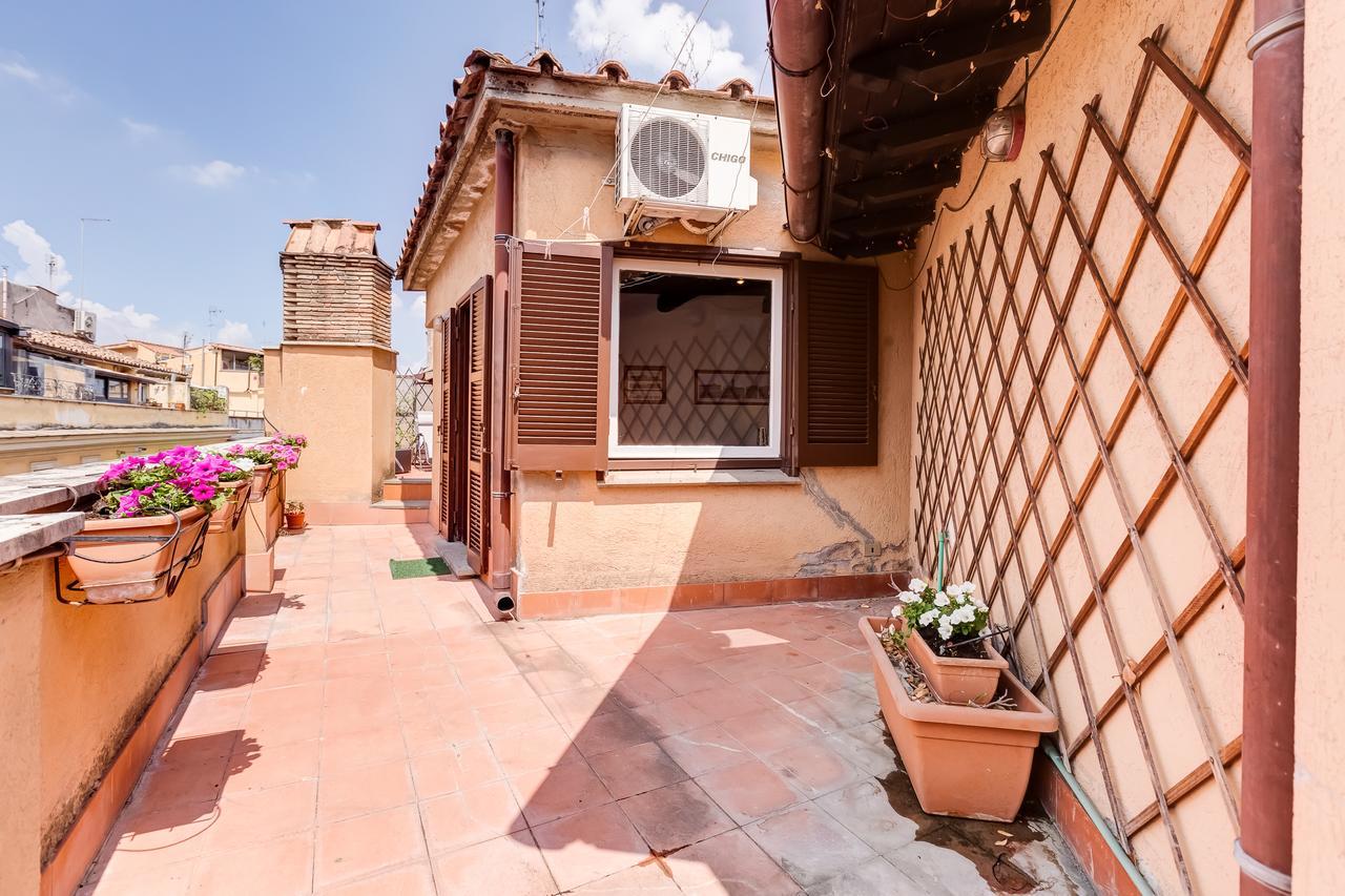 Romantic House With Terrace Εξωτερικό φωτογραφία