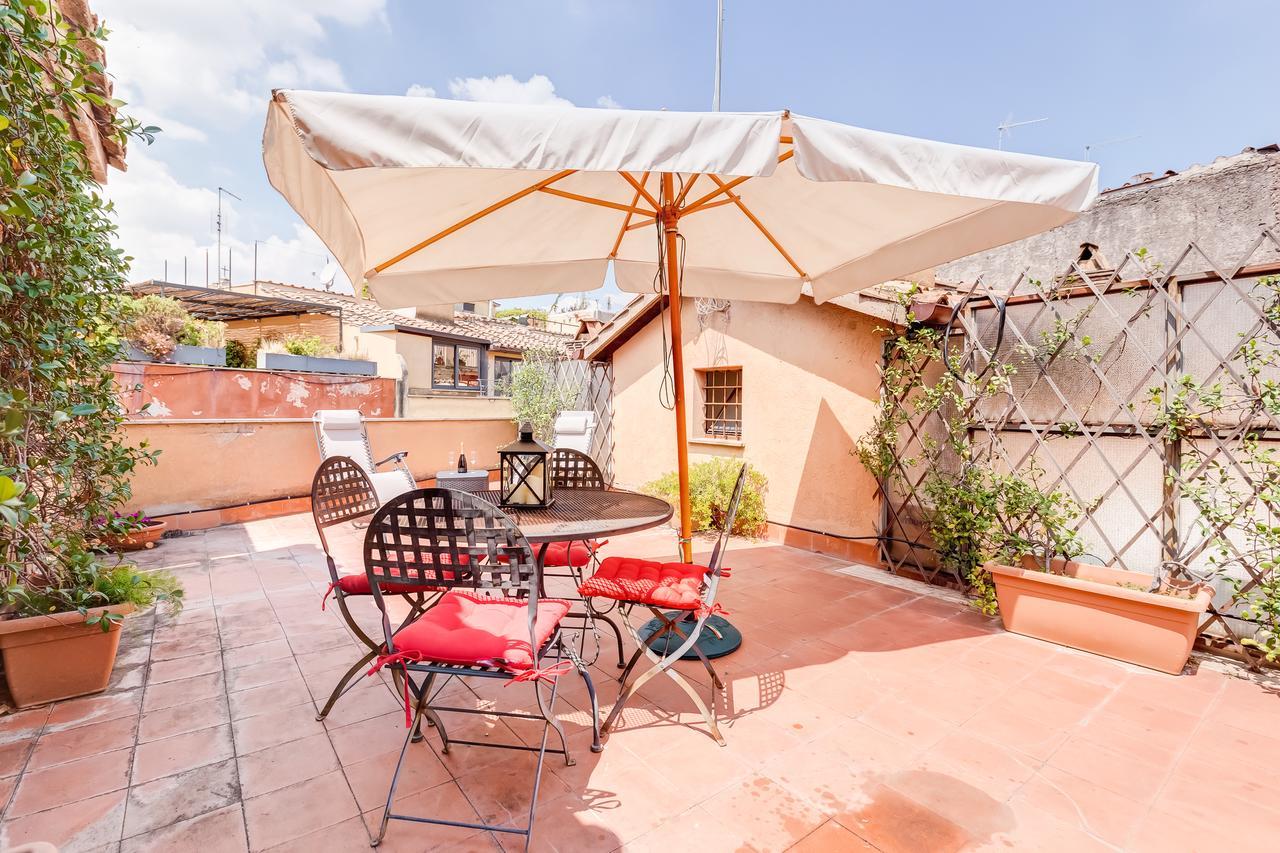 Romantic House With Terrace Εξωτερικό φωτογραφία